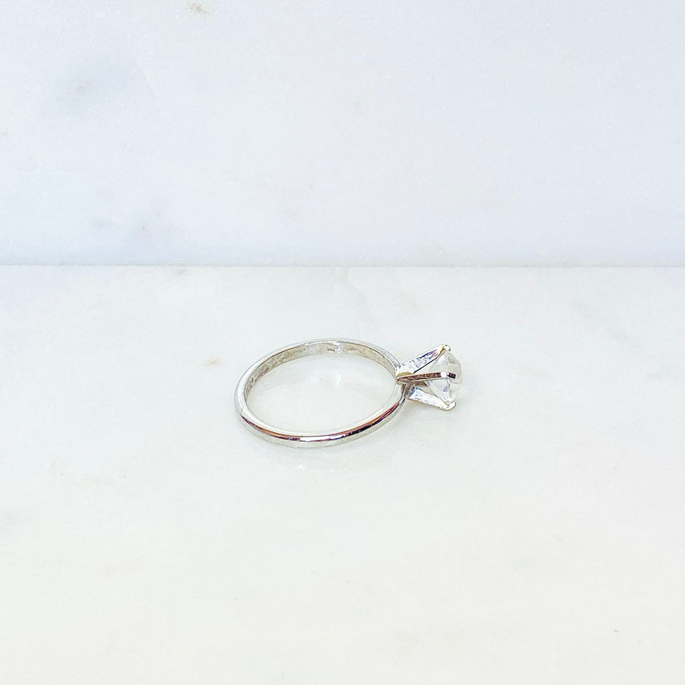 90's Silver Tone Round Cut Crystal Minimalist Ring