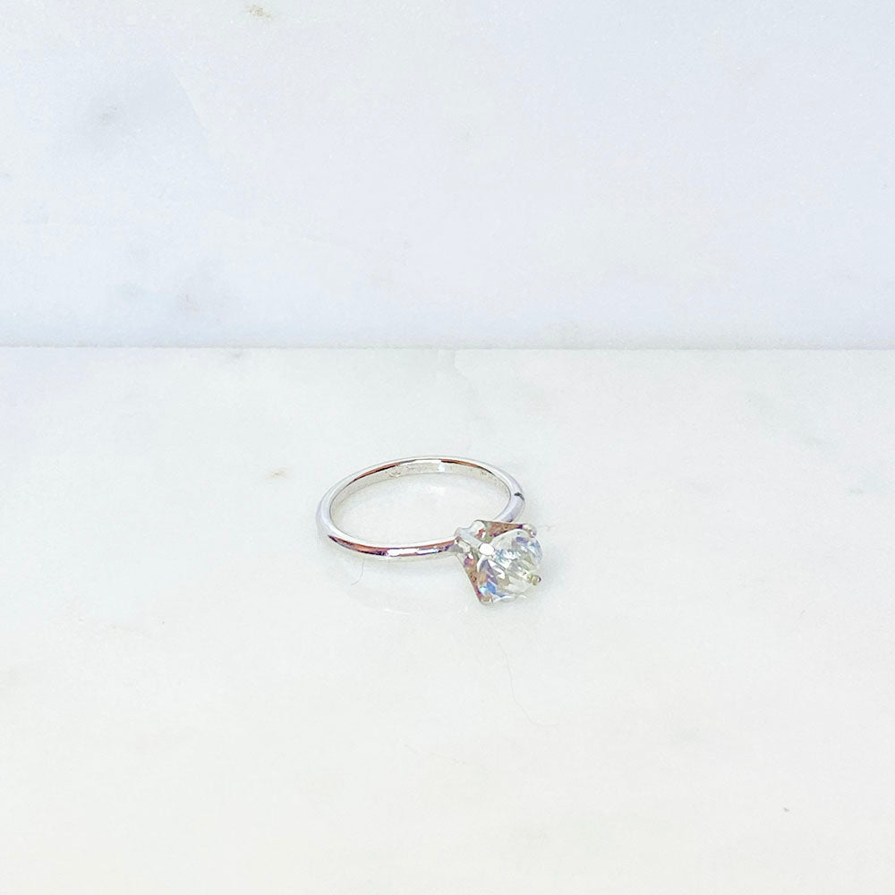 90's Silver Tone Round Cut Crystal Minimalist Ring II