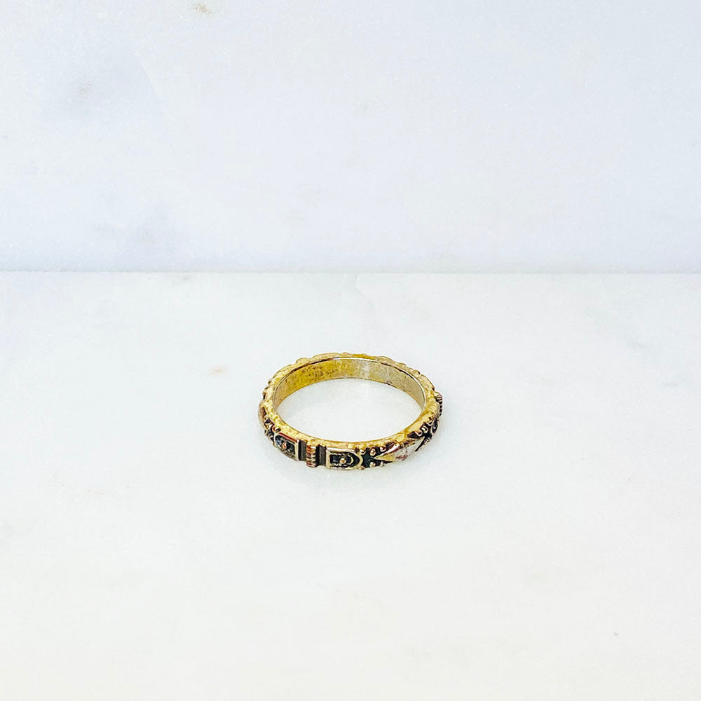 70's Gold Tone Delicate Gothic-Inspired Band Ring